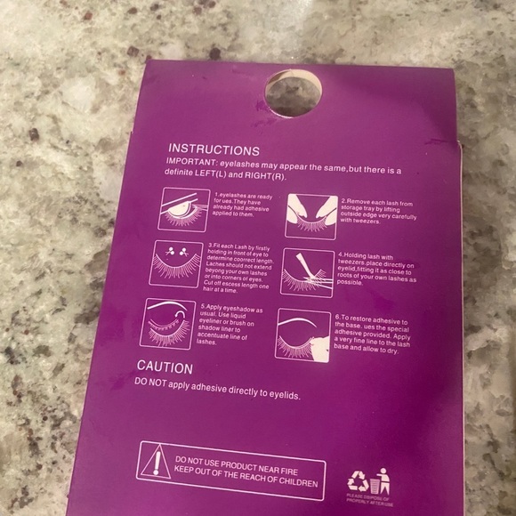 LAVAA Los Angeles Flirty Lash Set 3D Mink Eyelash and get 3 for free - Picture 6 of 7